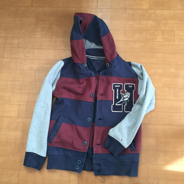 TOMMY HILFIGER(トミーヒルフィガー)のトミーヒルフィガー・パーカ キッズ/ベビー/マタニティのキッズ服男の子用(90cm~)(ジャケット/上着)の商品写真