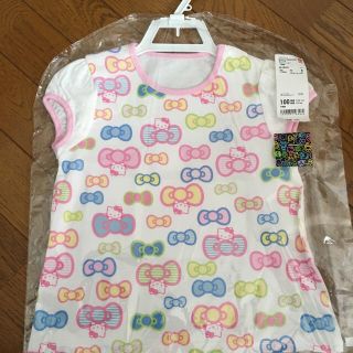 ユニクロ(UNIQLO)のUNIQLO キティTシャツ(Tシャツ/カットソー)