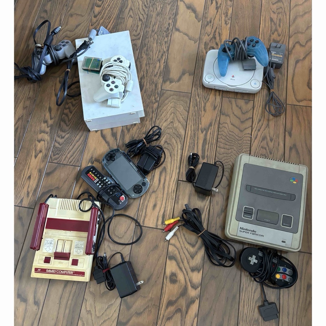 ジャンク】ファミコン各種本体&アクセサリ ジャンク】ファミコン各種本体&アクセサリ
