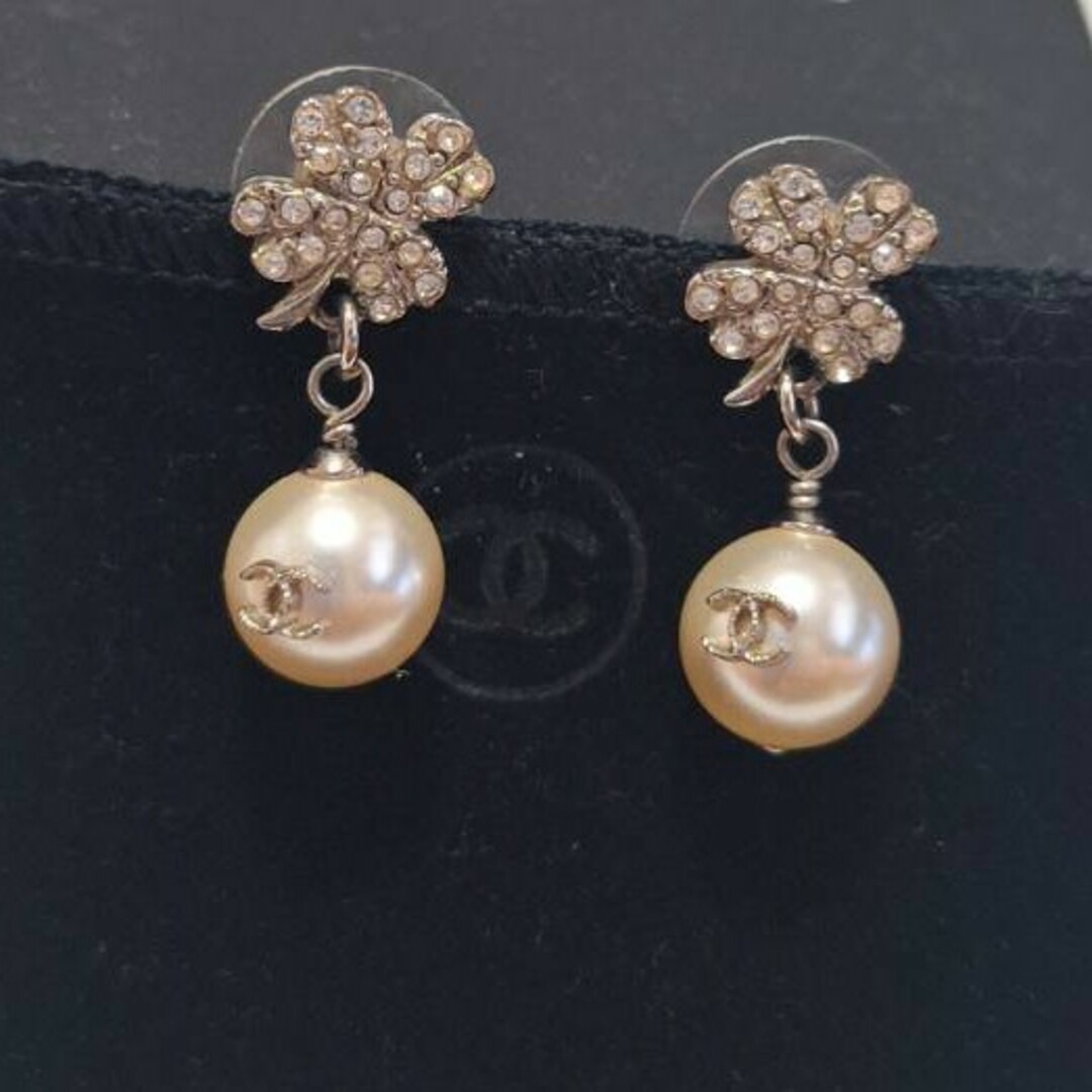 CHANELクローバーピアス ピアス CHANELクローバーピアス ピアス