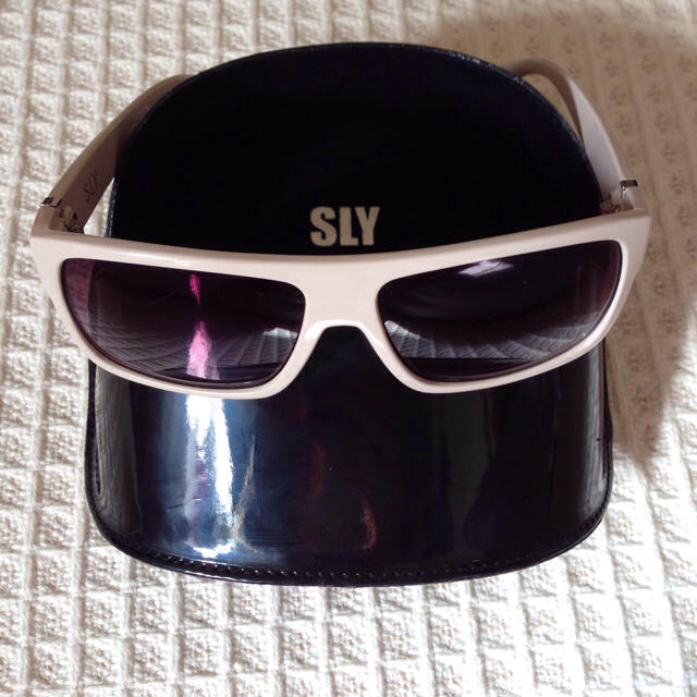 SLY(スライ)のsly サングラス✰ レディースのファッション小物(サングラス/メガネ)の商品写真