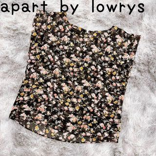 アパートバイローリーズ(apart by lowrys)の✨️アパートバイローリーズ✨️花柄ブラウス ノースリーブ  フリル 体型カバー(シャツ/ブラウス(半袖/袖なし))