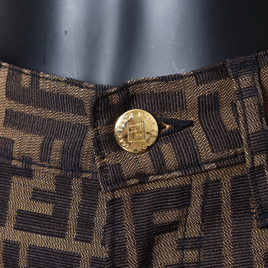 新品タグ付き FENDI フェンディ ズッカ 総柄 デニム カジュアル 新品タグ付き FENDI フェンディ ズッカ 総柄 デニム カジュアル