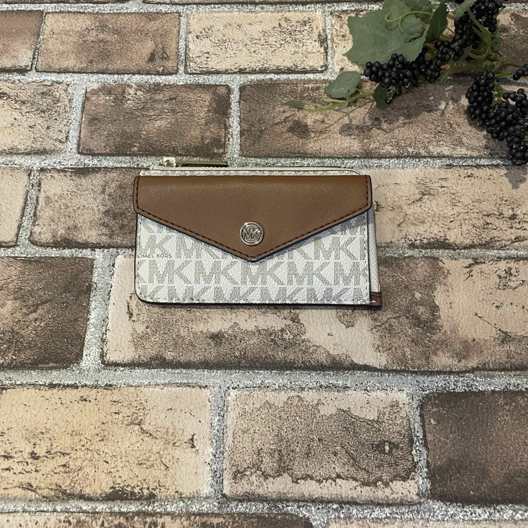 新入荷!!MICHAEL KORS マイケルコース コインケース バニラ 新入荷!!MICHAEL KORS マイケルコース コインケース バニラ