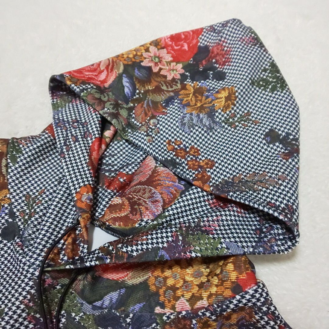 極美品/2024 Lois CRAYON ストレッチセットアップ 花柄 千鳥格子 極美品/2024 Lois CRAYON ストレッチセットアップ 花柄 千鳥格子