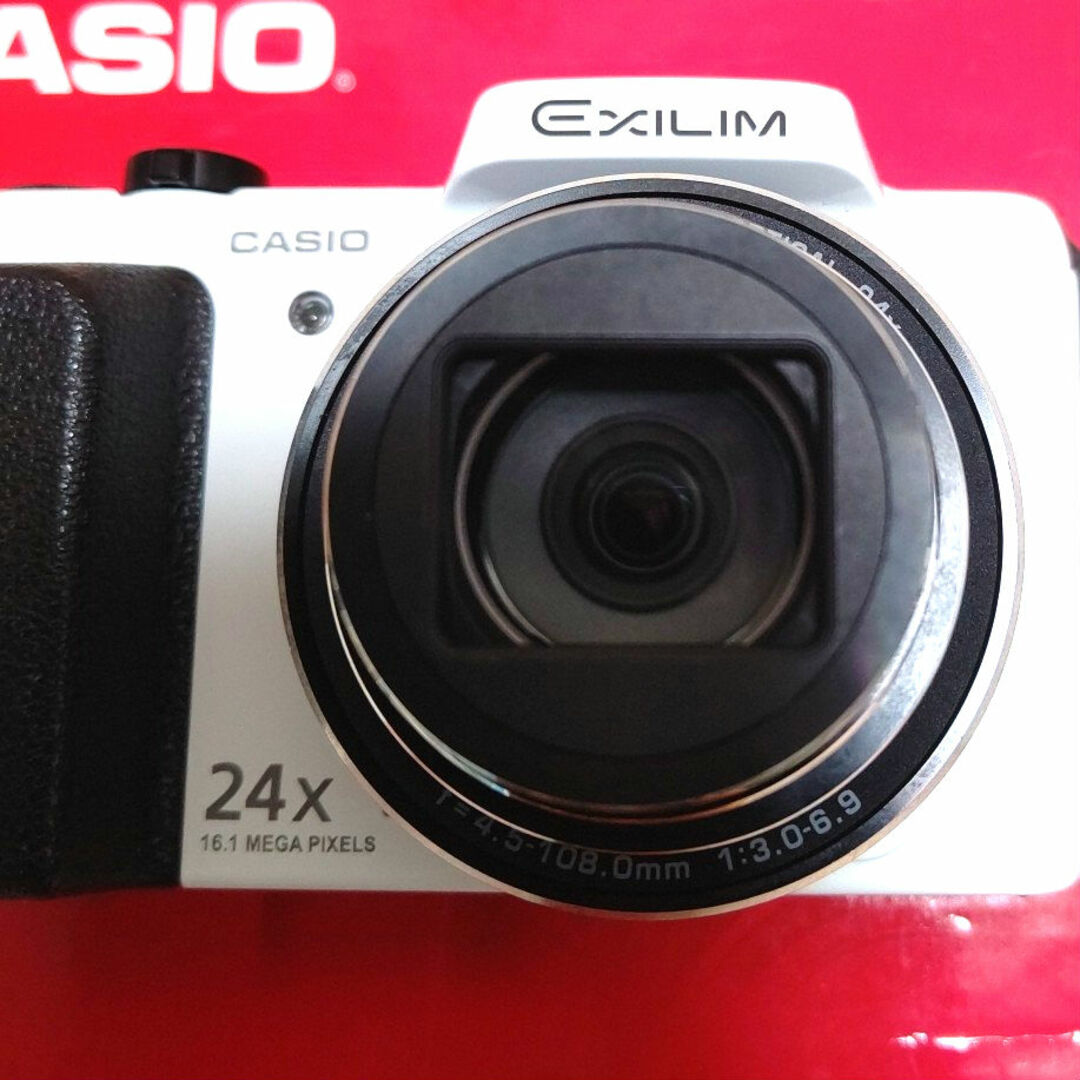 美品 光学24倍 CASIO EXILIM EX-H50 ホワイト カメラ 美品 光学24倍 CASIO EXILIM EX-H50 ホワイト カメラ