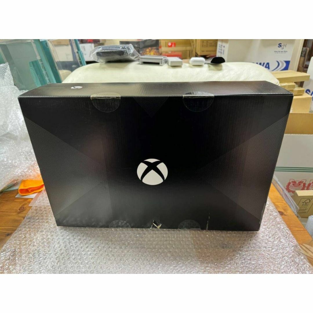 XBOX ONE X 北米本体 スコーピオ限定版 / Scorpio Limit XBOX ONE X 北米本体 スコーピオ限定版 / Scorpio Limit