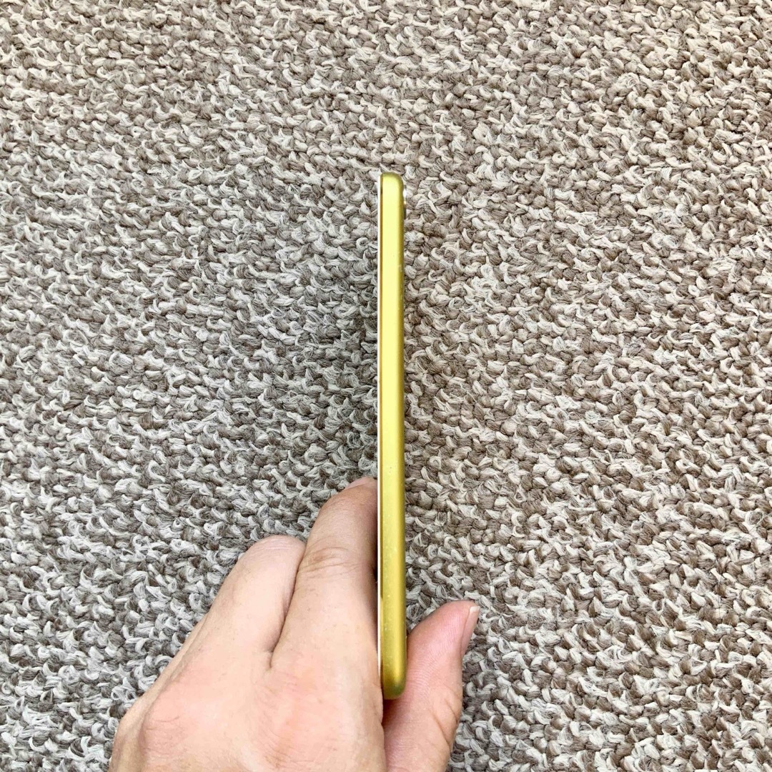 iPod touch(アイポッドタッチ)のiPod touch 第5世代 32GB Apple アップル アイポッド本体w スマホ/家電/カメラのオーディオ機器(ポータブルプレーヤー)の商品写真