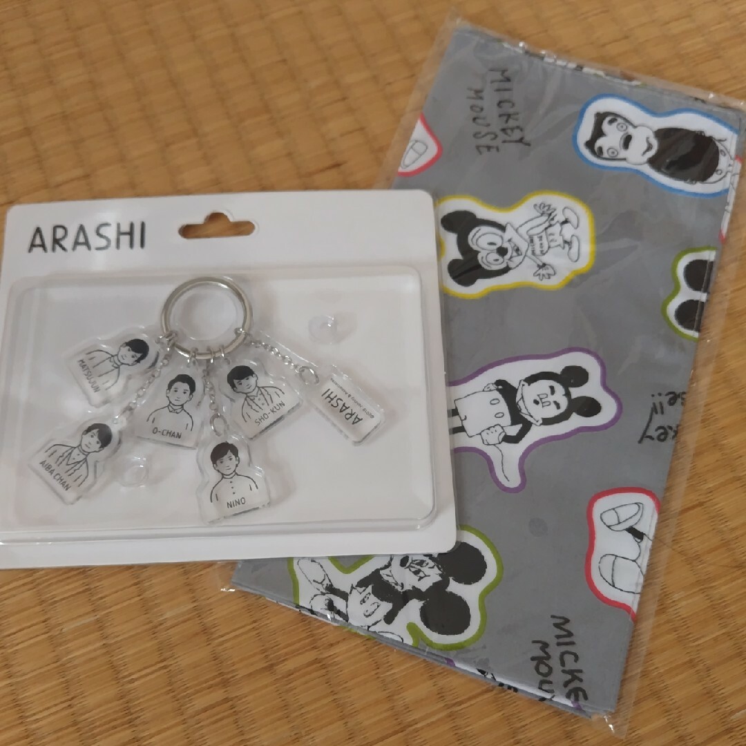 嵐 嵐を旅るす展覧会 グッズ キーホルダー バンダナ エンタメ/ホビーのおもちゃ/ぬいぐるみ(キャラクターグッズ)の商品写真