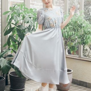 Maison de FLEUR(ひざ丈ワンピース)のフリマアイテム一覧 Maison de FLEUR(ひざ丈ワンピース)のフリマアイテム一覧