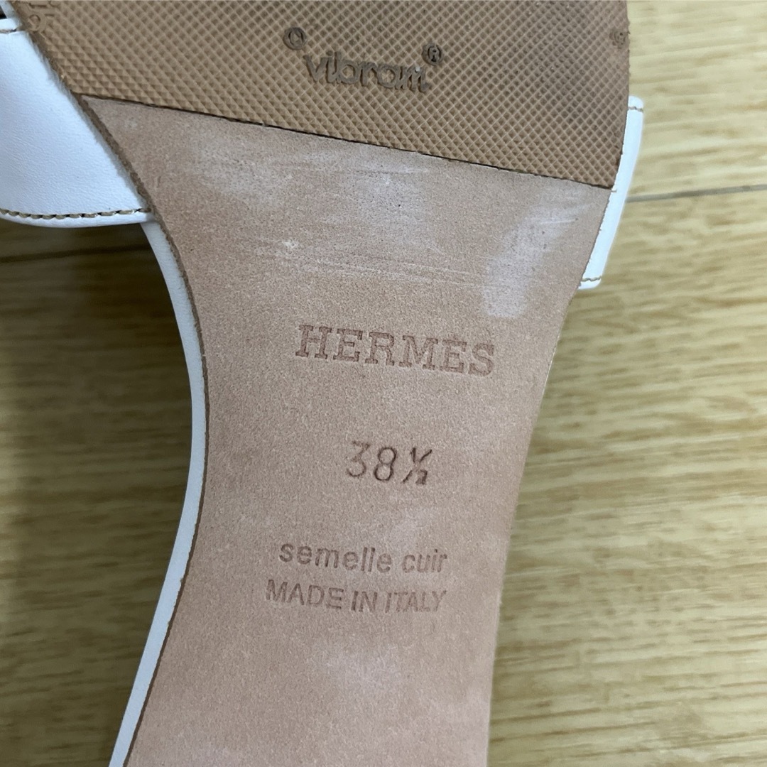 エルメス HERMES レディースサンダル オアジス 38 1/2 白 エルメス HERMES レディースサンダル オアジス 38 1/2 白