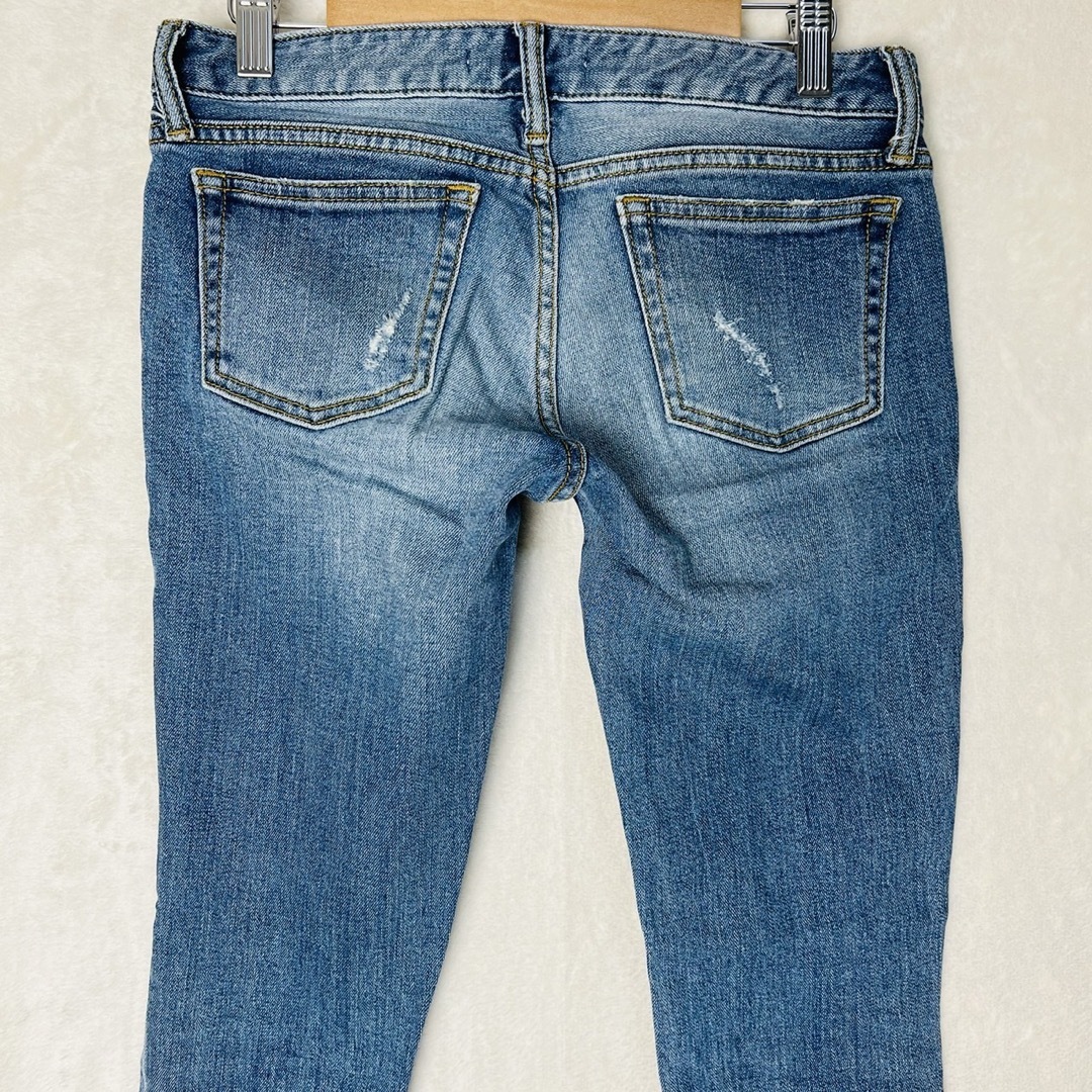 AZUL by moussy(アズールバイマウジー)のAZUL by moussy スキニーデニム　ジーンズ　ジーパン　ダメージ加工 レディースのパンツ(デニム/ジーンズ)の商品写真