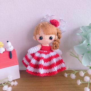 ☆ハンドメイド編みぐるみうさぎちゃんキーホルダー☆黄色&花柄 ☆ハンドメイド編みぐるみうさぎちゃんキーホルダー☆黄色&花柄