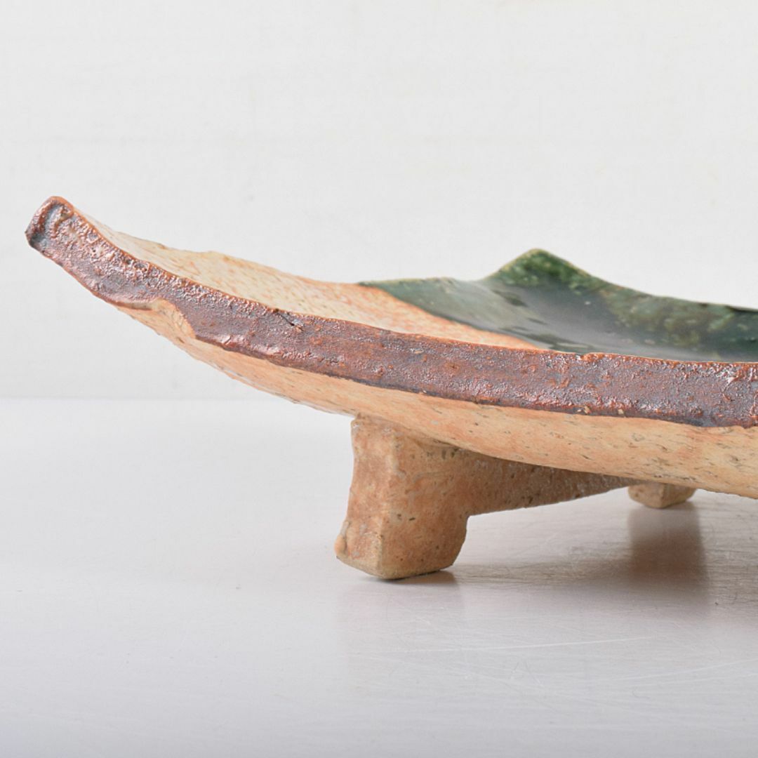 北大路魯山人作 織部焼 鳥絵 長四方皿 狙板 共布 極め箱 D 北大路魯山人作 織部焼 鳥絵 長四方皿 狙板 共布 極め箱 D