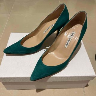 MANOLO BLAHNIK(グリーン・カーキ/緑色系)のフリマアイテム一覧 MANOLO BLAHNIK(グリーン・カーキ/緑色系)のフリマアイテム一覧