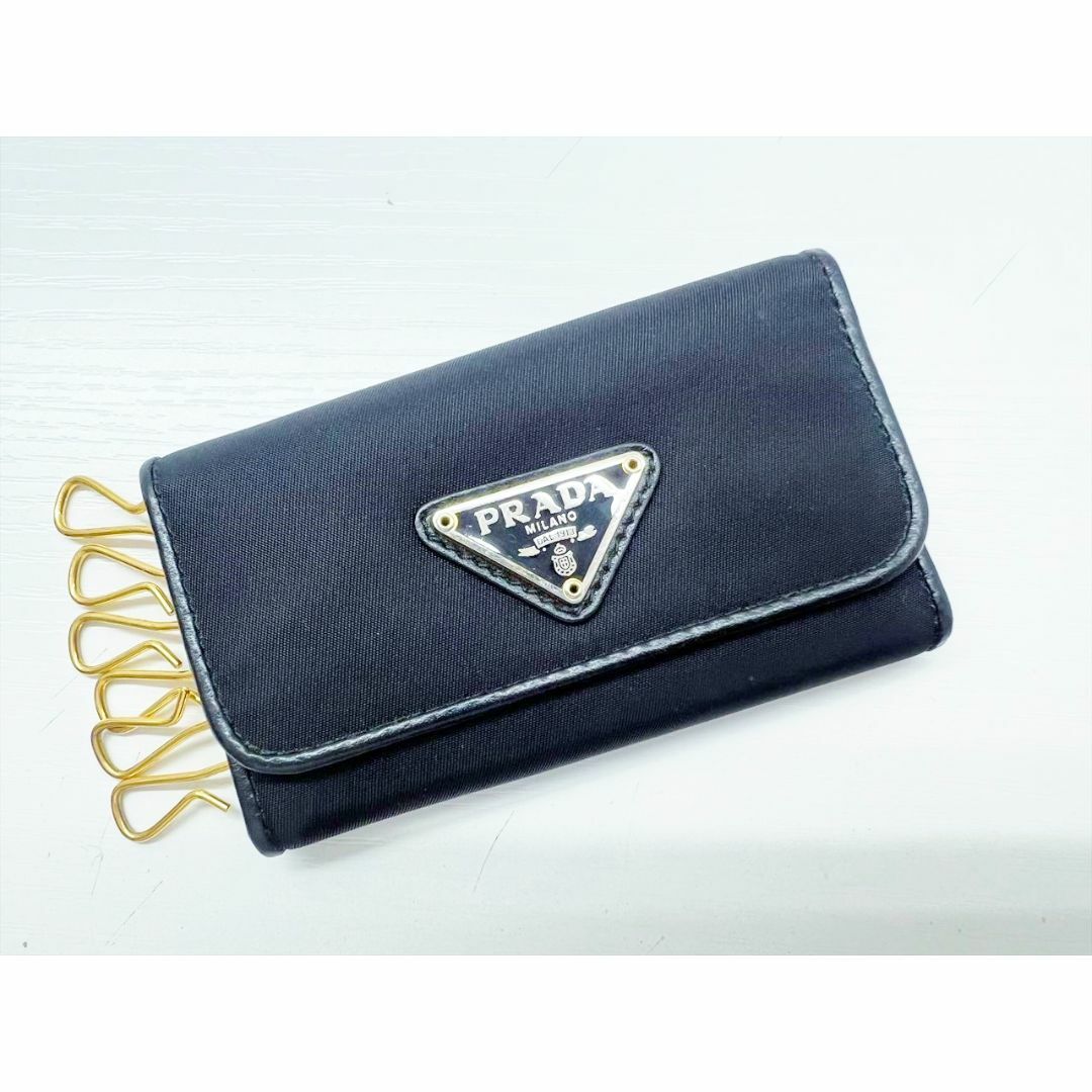 美品✨ プラダ キーケース 6連 サフィアーノレザー リボン 手堅い ブラック 黒 美品✨ プラダ キーケース 6連 サフィアーノレザー リボン 手堅い ブラック 黒