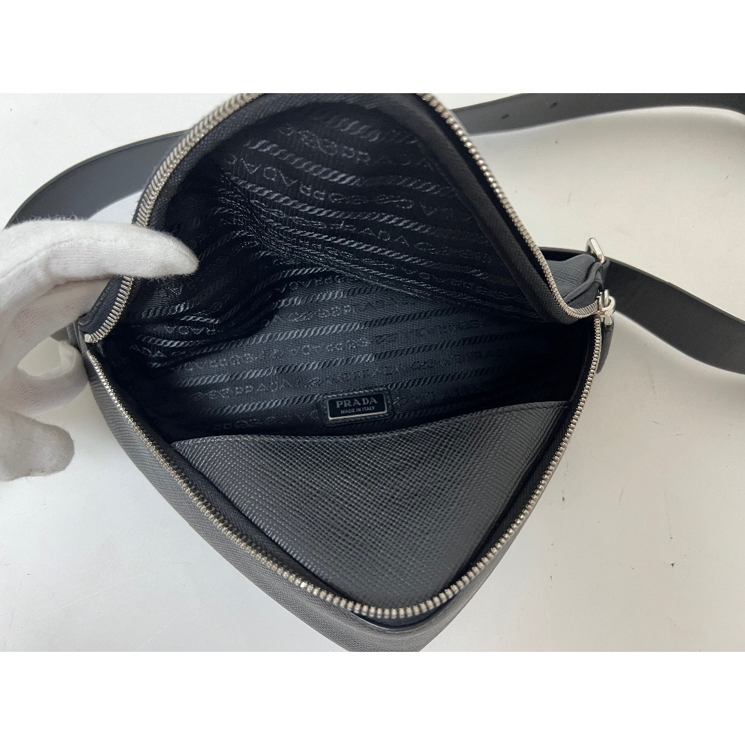 PRADA - PRADA プラダ SAFFIANO CUIR サフィアーノ ボディバッグ PRADA - PRADA プラダ SAFFIANO CUIR サフィアーノ ボディバッグ