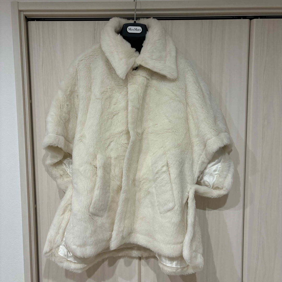 24FW マックスマーラテベ TEBE1テディベア ケープ ホワイト ケープ 24FW マックスマーラテベ TEBE1テディベア ケープ ホワイト ケープ