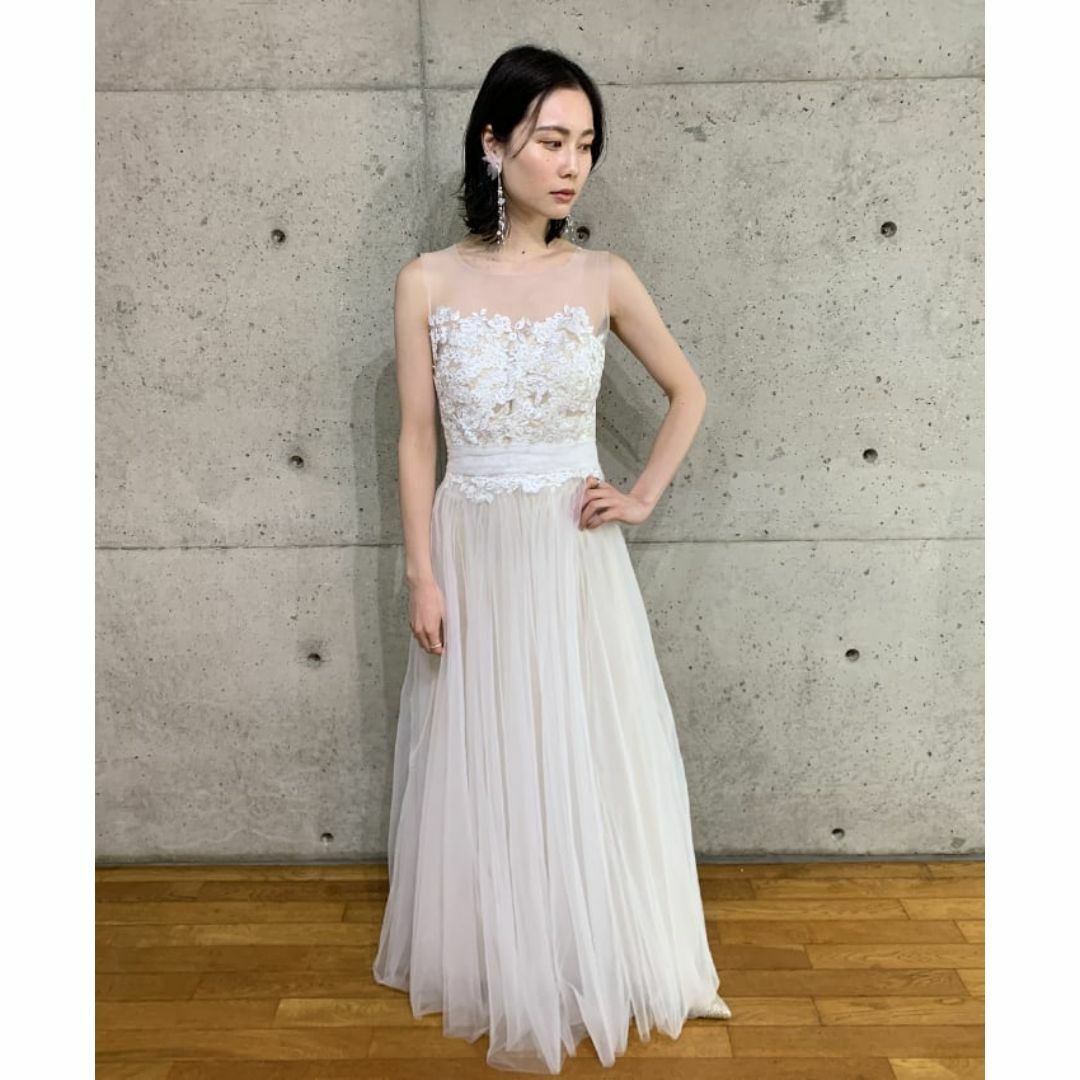 ウエディングドレス ベアトップ 美しい花レース スレンダーライン 二次会 音楽会
