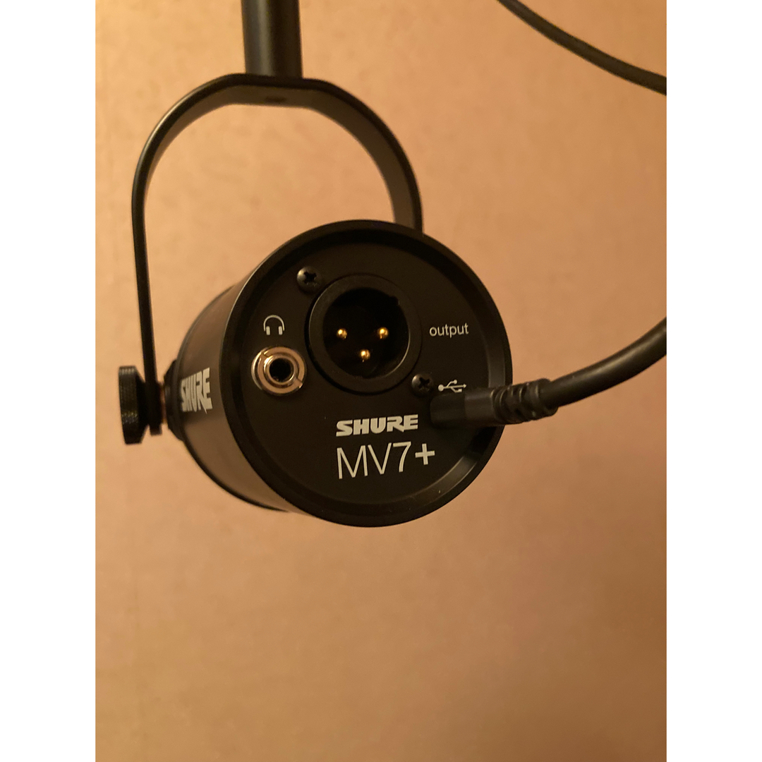 SHURE MV7+ (マイクアームセット) SHURE MV7+ (マイクアームセット)