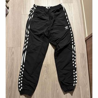 adidas（カジュアルパンツ）のフリマアイテム一覧