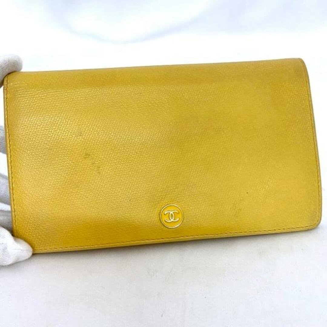 CHANEL - シャネル 二つ折り 長財布 イエロー ココボタン A20904 CHANEL - シャネル 二つ折り 長財布 イエロー ココボタン A20904