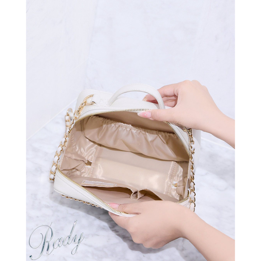 Rady - Rady チェーンバニティバッグ タグ付き ショルダーバッグ Rady - Rady チェーンバニティバッグ タグ付き ショルダーバッグ
