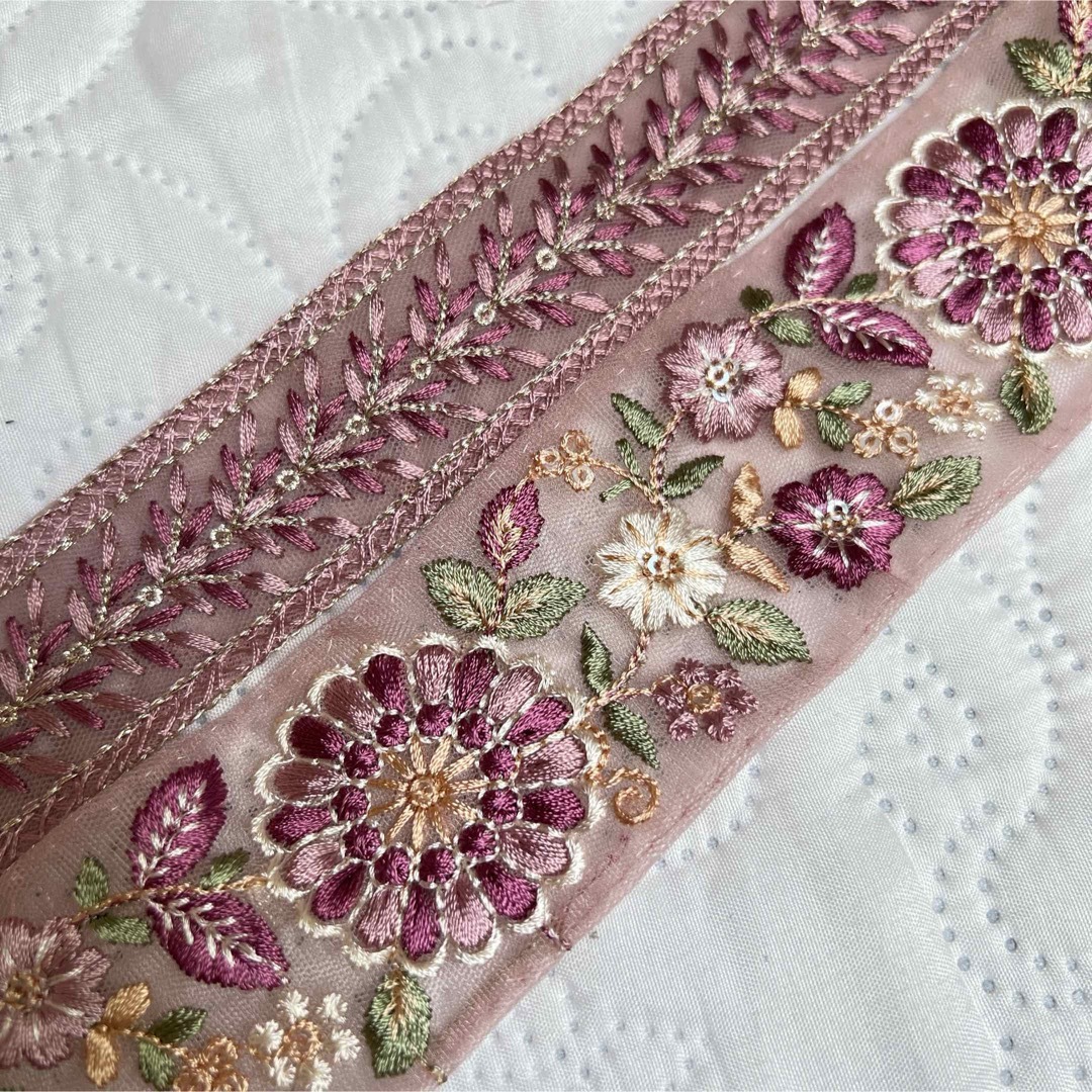 SALE】インド刺繍リボン60㎝×2本セットの通販 by hanatome|ラクマ SALE】インド刺繍リボン60㎝×2本セットの通販 by hanatome|ラクマ