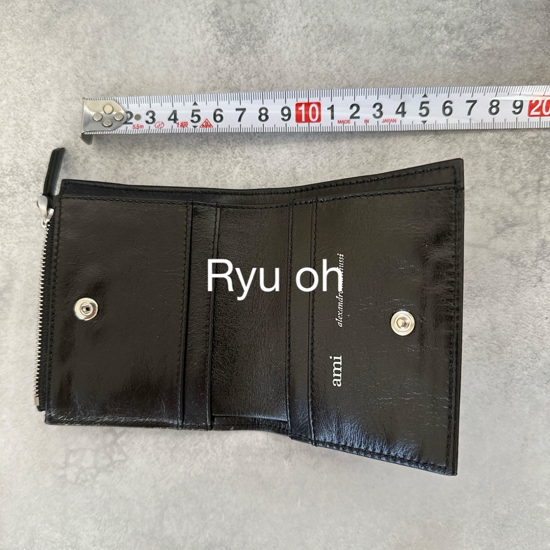 AMI PARIS アミパリス ロゴ シワ加工 二つ折り財布 コンパクトの AMI PARIS アミパリス ロゴ シワ加工 二つ折り財布 コンパクトの