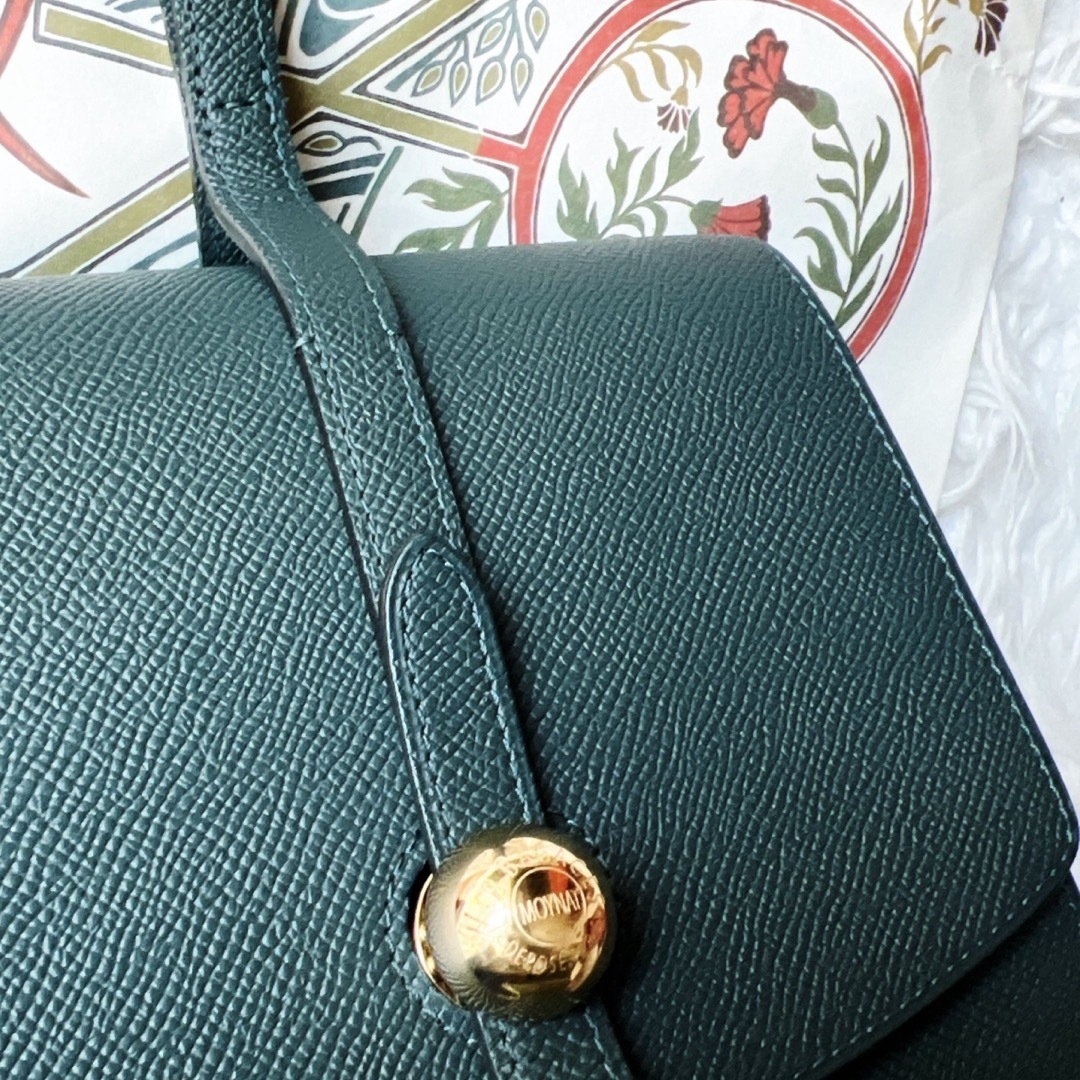 MOYNAT - 極美品 MOYNAT モワナ マドレーヌ クラッチ バニティ MOYNAT - 極美品 MOYNAT モワナ マドレーヌ クラッチ バニティ
