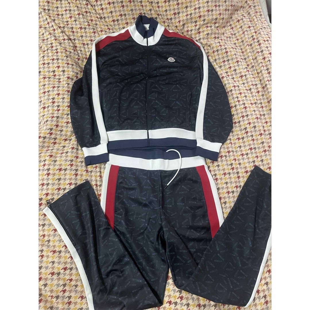 MONCLER - 新品 Lサイズ相当 MONCLER モンクレール セットアップ MONCLER - 新品 Lサイズ相当 MONCLER モンクレール セットアップ
