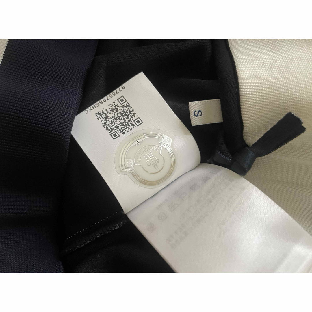 MONCLER - 新品 Lサイズ相当 MONCLER モンクレール セットアップ MONCLER - 新品 Lサイズ相当 MONCLER モンクレール セットアップ