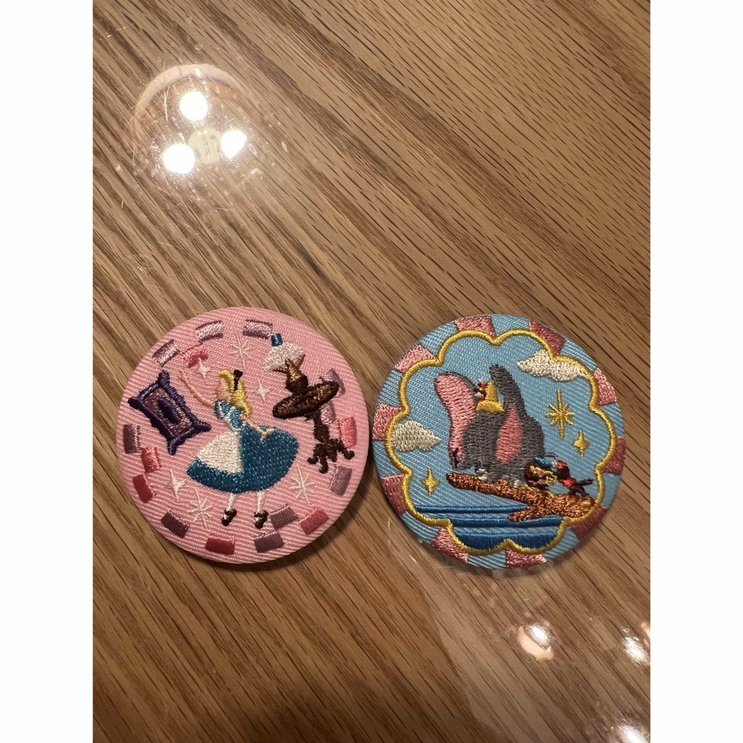 Disney(ディズニー)のバンダイ 刺繍缶バッチ ディズニー エンタメ/ホビーのアニメグッズ(バッジ/ピンバッジ)の商品写真