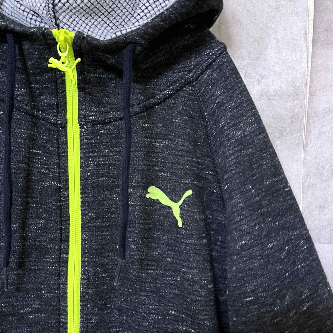 PUMA - PUMA パーカー レディースM 刺繍ロゴ ブラック×蛍光 PUMA - PUMA パーカー レディースM 刺繍ロゴ ブラック×蛍光