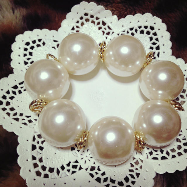 MIIA(ミーア)のbig pearl bracelet ♡ レディースのアクセサリー(ブレスレット/バングル)の商品写真