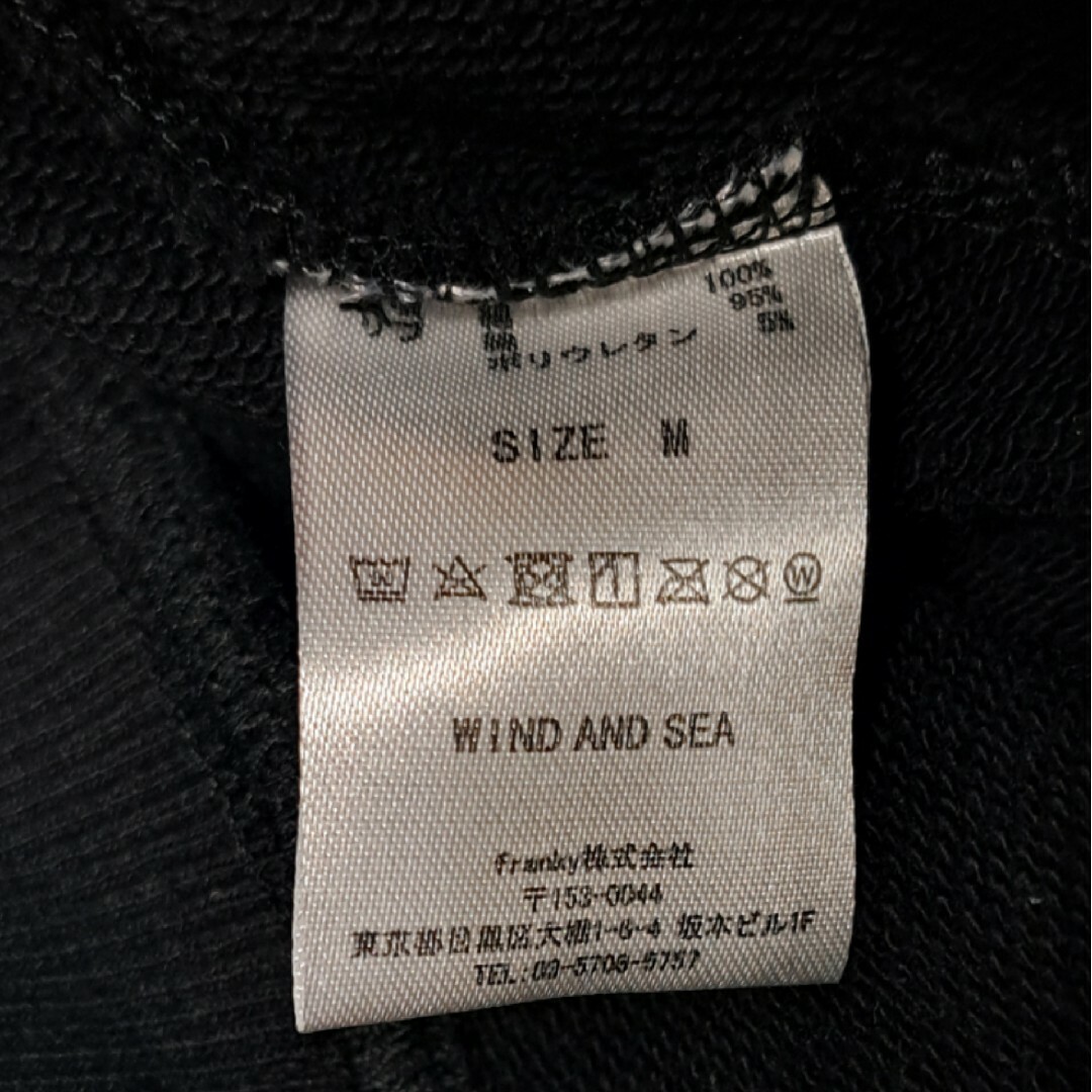 WIND AND SEA - ウィンダンシー エナメル ロゴプリント WIND AND SEA - ウィンダンシー エナメル ロゴプリント