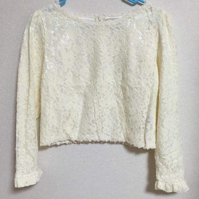 evelyn ♡ 新品 総レースフリルトップス