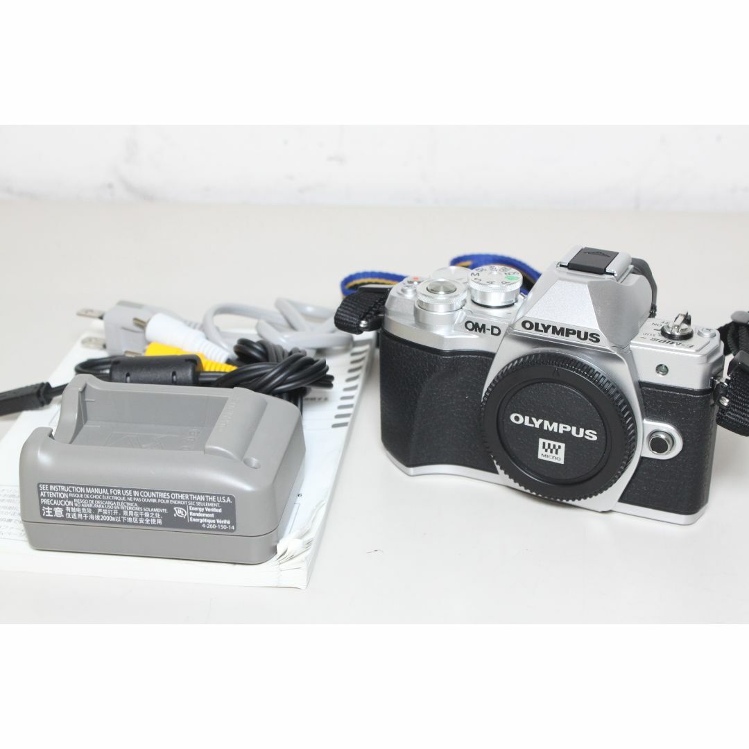 オリンパス OLYMPUS OM-D E-M5 シルバーボディ パナソニック オリンパス OLYMPUS OM-D E-M5 シルバーボディ パナソニック