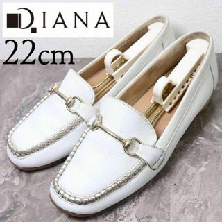 DIANA(ローファー/革靴 ・ ホワイト/白色系)のフリマアイテム一覧 DIANA(ローファー/革靴 ・ ホワイト/白色系)のフリマアイテム一覧