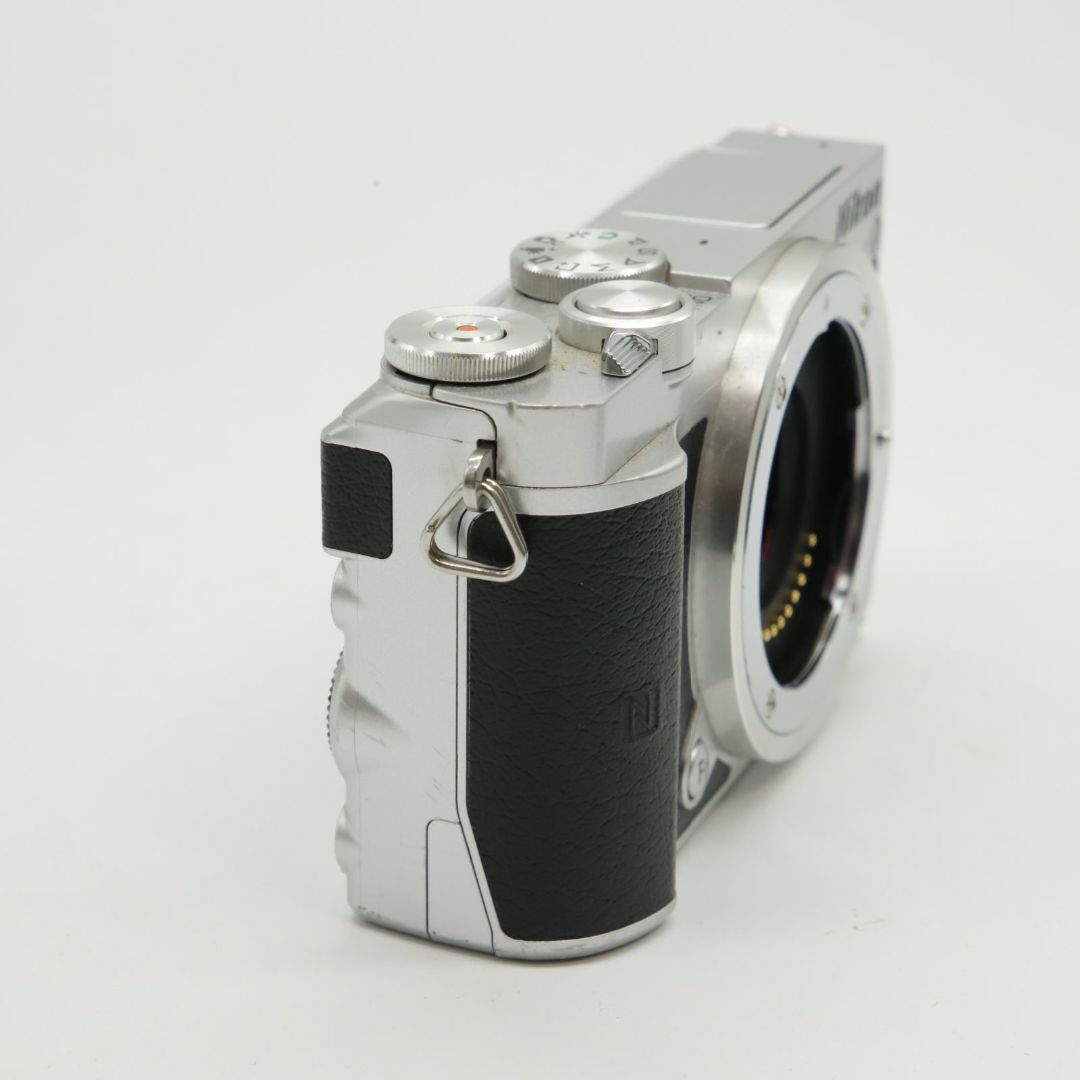 □良品□Nikon1 J5 ボディ シルバー J5SL □良品□Nikon1 J5 ボディ シルバー J5SL