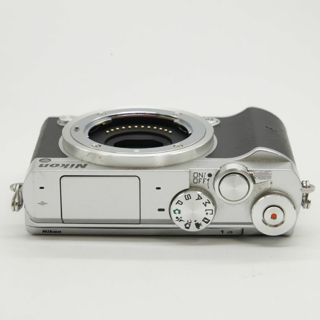 □良品□Nikon1 J5 ボディ シルバー J5SL □良品□Nikon1 J5 ボディ シルバー J5SL