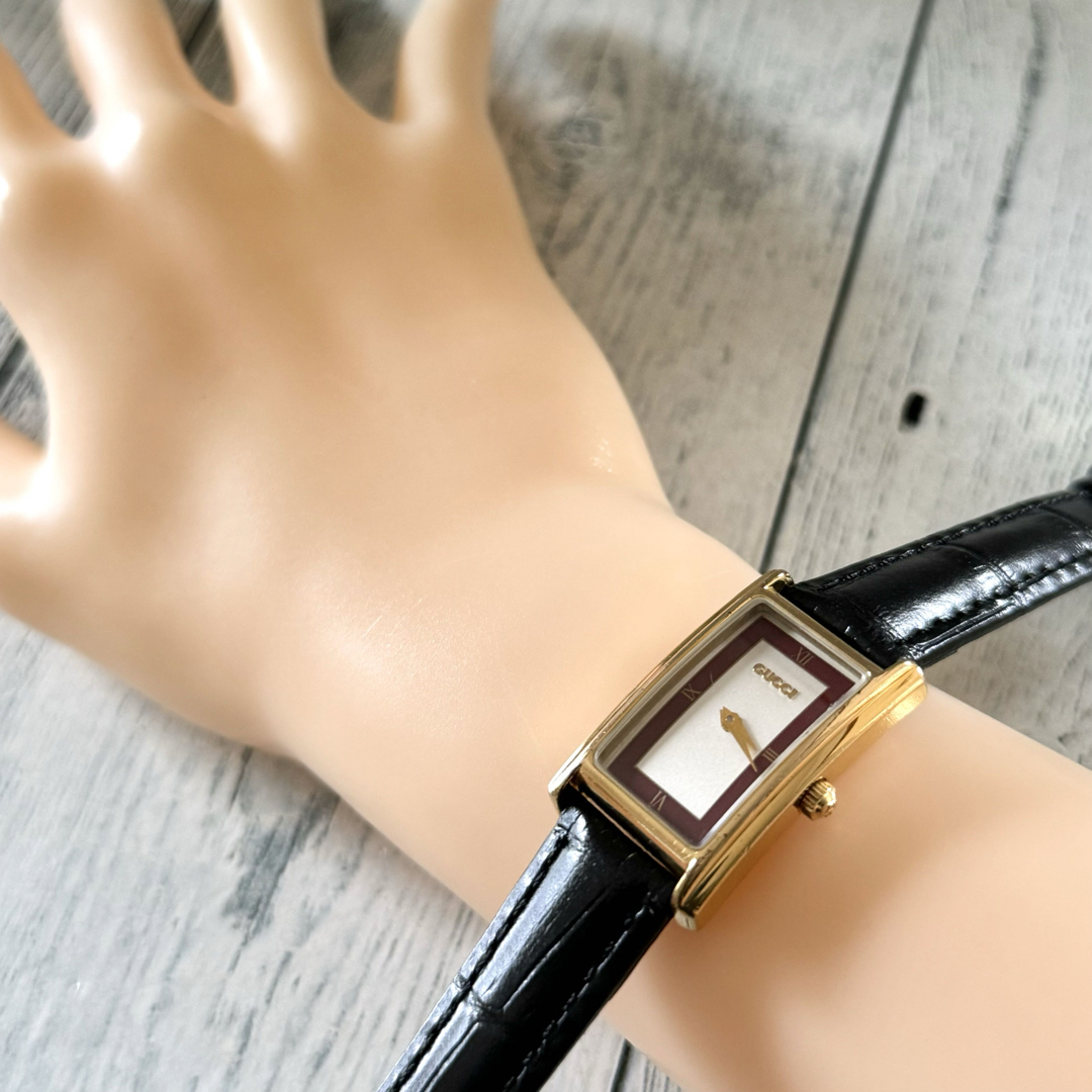 GUCCI - 【電池交換済】GUCCI グッチ 2600L 腕時計 レッド調 GUCCI - 【電池交換済】GUCCI グッチ 2600L 腕時計 レッド調