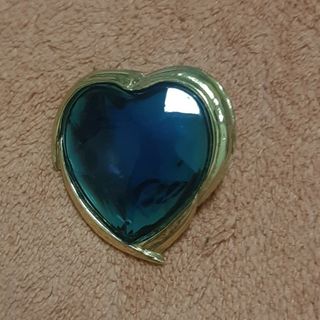 Yves Saint Laurent(ブローチ/コサージュ)のフリマアイテム一覧 Yves Saint Laurent(ブローチ/コサージュ)のフリマアイテム一覧