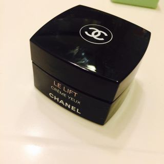 シャネル(CHANEL)の【残量3割】CHANEL LE  L CREAM  YEUX15g アイクリーム(アイケア/アイクリーム)