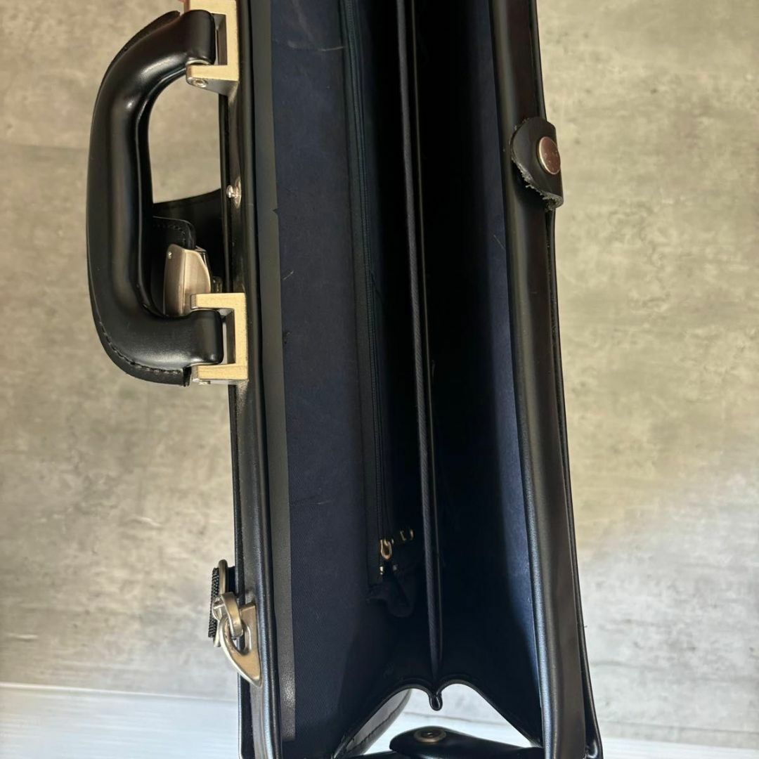 GILGAMESH ダレスバッグ 2way 鍵付き ブラック レザー バッグ GILGAMESH ダレスバッグ 2way 鍵付き ブラック レザー バッグ
