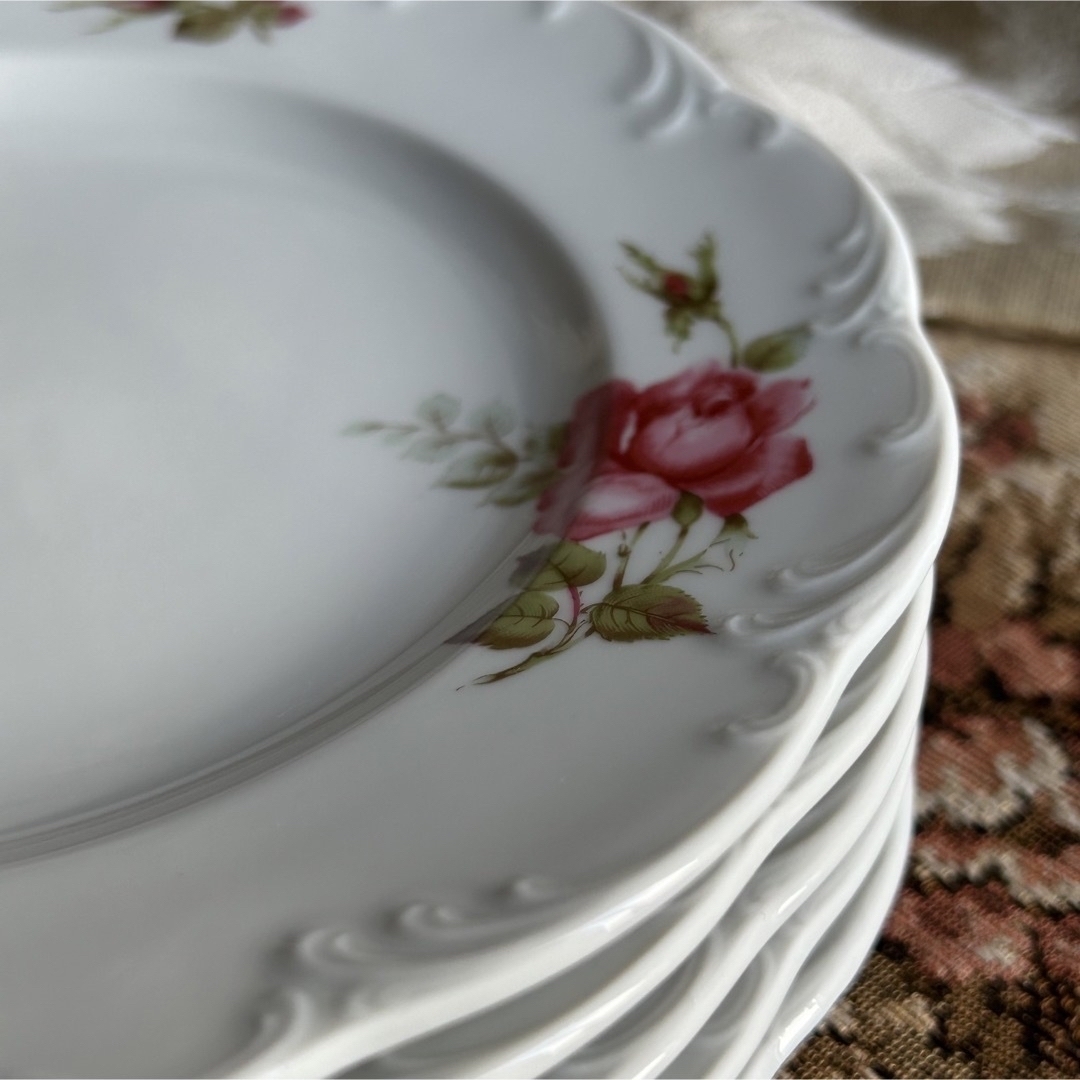 ドイツ製 ROSENTHAL Victoria美しいレリーフと薔薇プレート ドイツ製 ROSENTHAL Victoria美しいレリーフと薔薇プレート