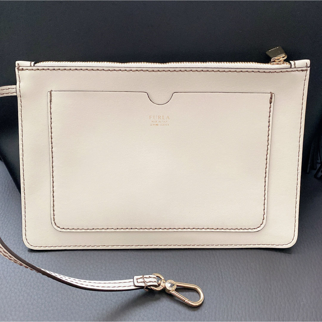 FURLA ショルダーバッグ レザー お洒落 ポーチ付 ハンドバッグ FURLA ショルダーバッグ レザー お洒落 ポーチ付 ハンドバッグ