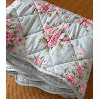 LAURA ASHLEY(ラグ)のフリマアイテム一覧 LAURA ASHLEY(ラグ)のフリマアイテム一覧