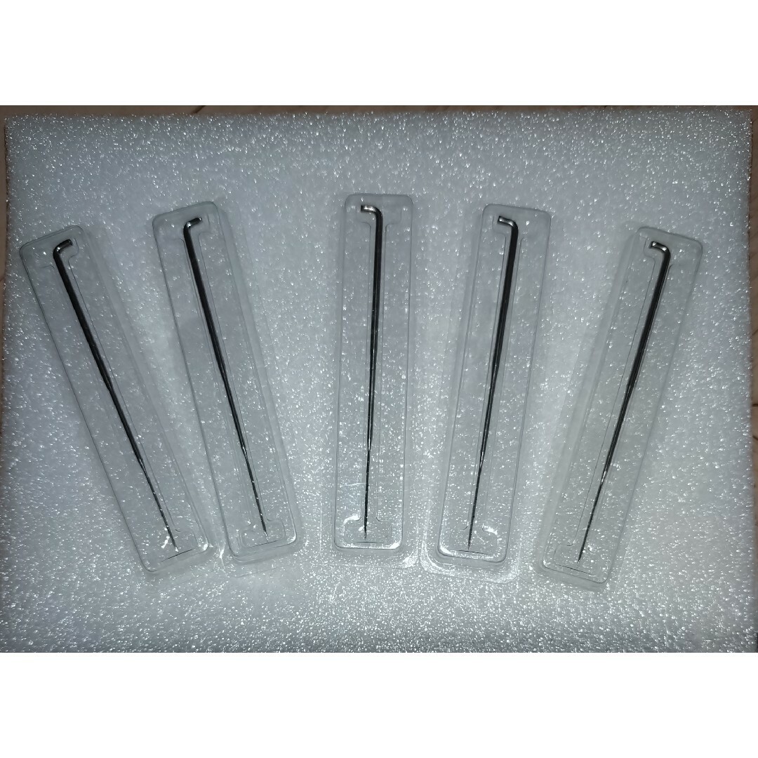 DAISO(ダイソー)のDAISO ダイソー/羊毛フェルト用 ハンドニードル5本セット/未使用品 ハンドメイドのハンドメイド その他(その他)の商品写真