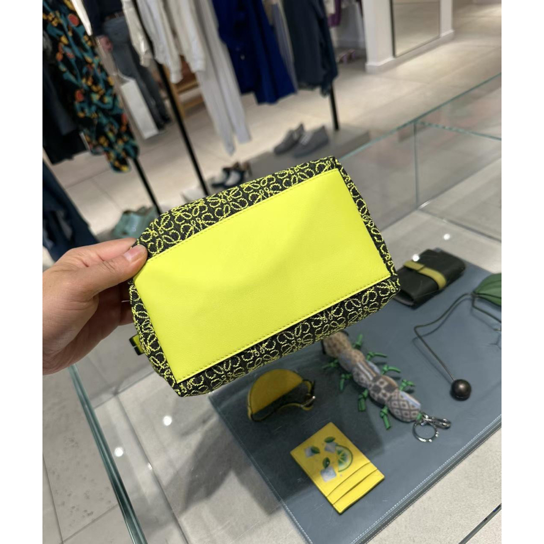LOEWE - LOEWEロエベcubiキュービィ アナグラム ハンドバッグ LOEWE - LOEWEロエベcubiキュービィ アナグラム ハンドバッグ